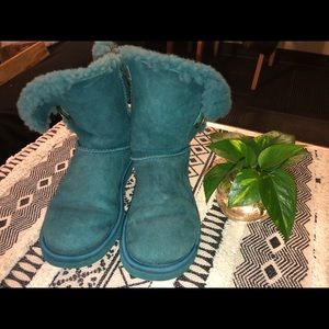 bailey button uggs